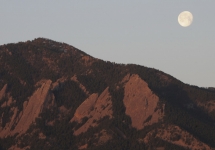 Flatiron Moonset Telephoto